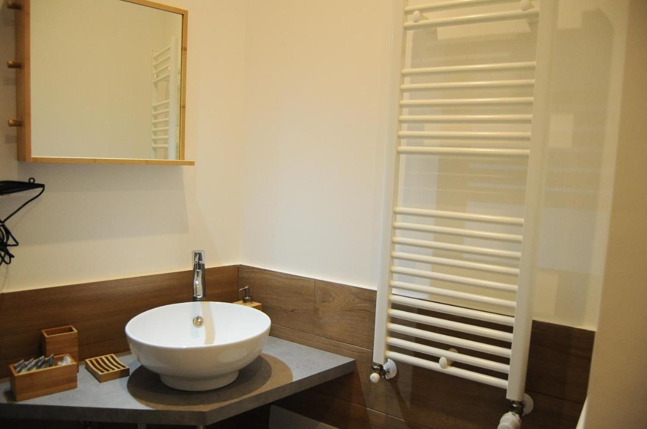 The Corner 180 Suite Cosenza Bagian luar foto