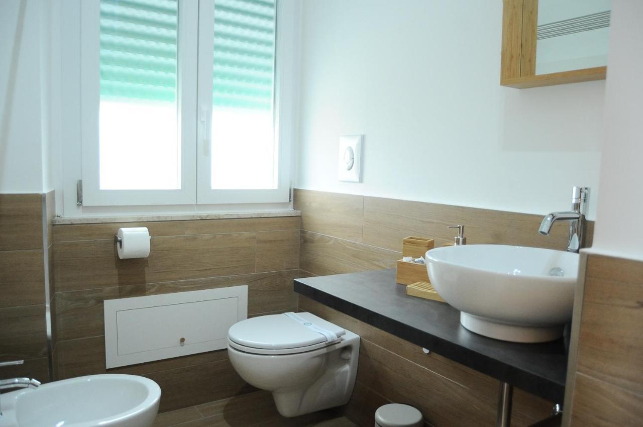 The Corner 180 Suite Cosenza Bagian luar foto